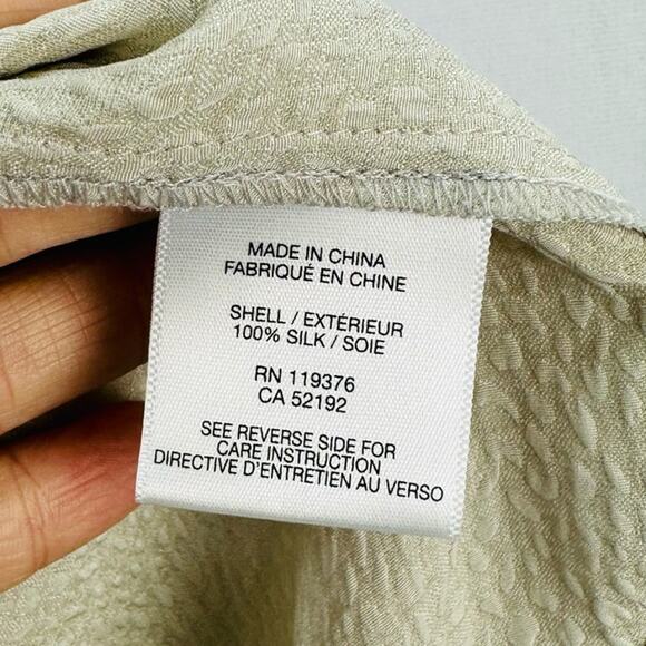 Helmut Lang Pebbled Silk Textured Sleeveless Button Down Blouse in Ivory Small - Picture 10 of 10